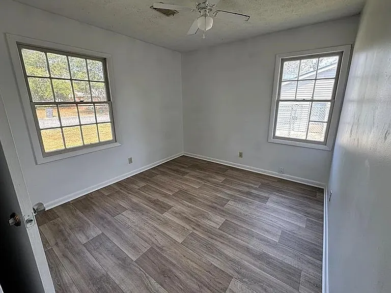 808 Glendale Ave — Photo 5