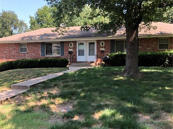 3rd image of 6617 Garnett Ct