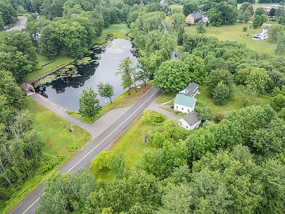 3rd image of 10 Old Sanford Road