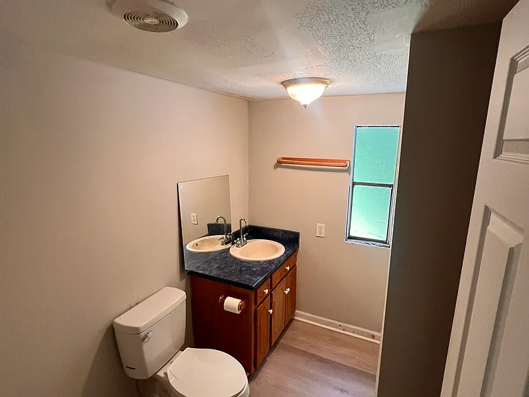130 Rollingwood Dr — Photo 3