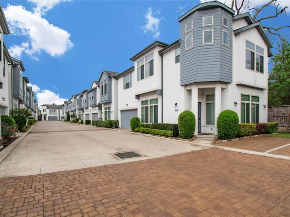 8930 Spring Knoll Forest Dr, Houston, TX 77080