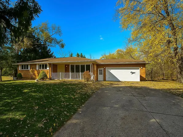 25 Strasmer Rd, Depew, NY 14043