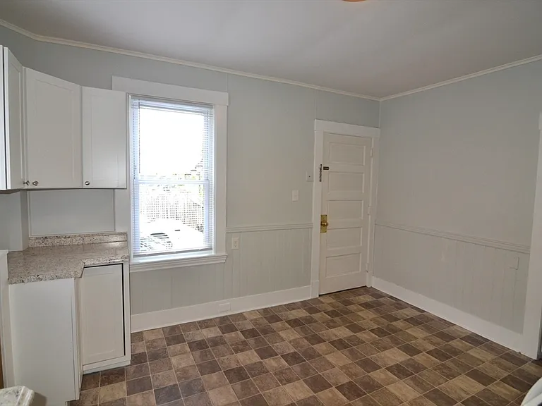 208 Irving St #1L — Photo 4