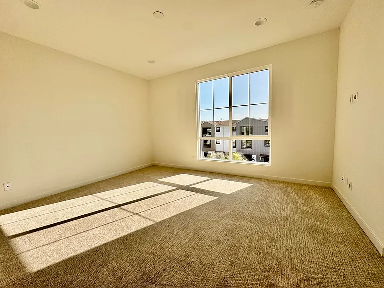 2543 Elderberry Ln — Photo 29