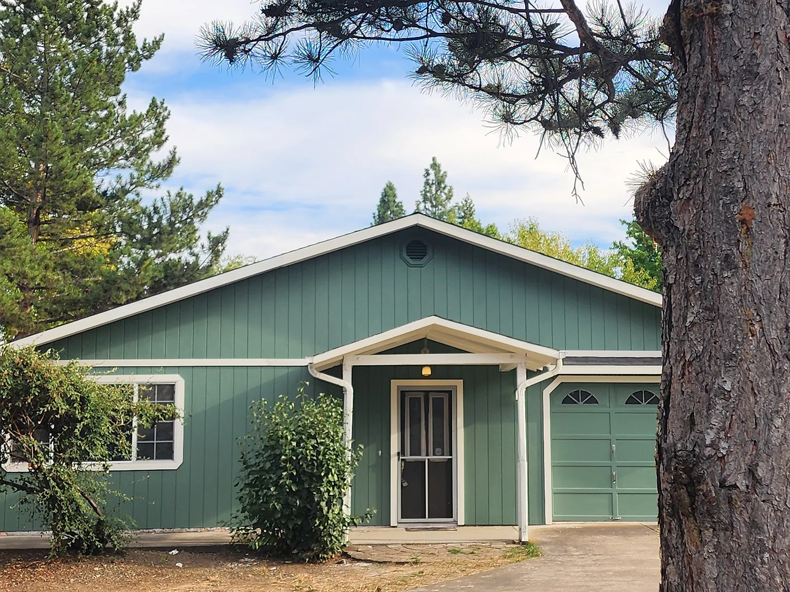 Oak Knoll Dr, Ashland — Photo 1