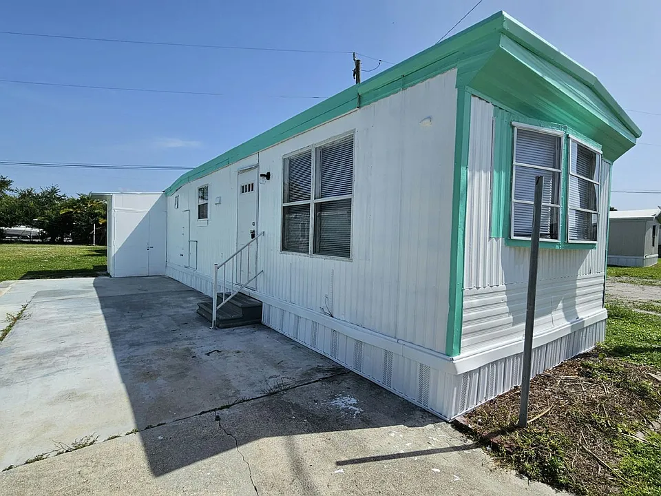 4290 Mailbox Ave #120