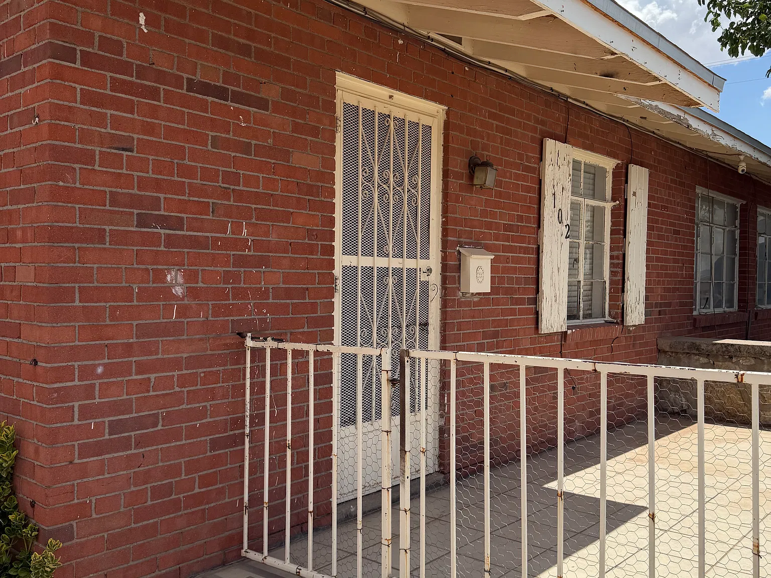 1102 Huckleberry St — Photo 2