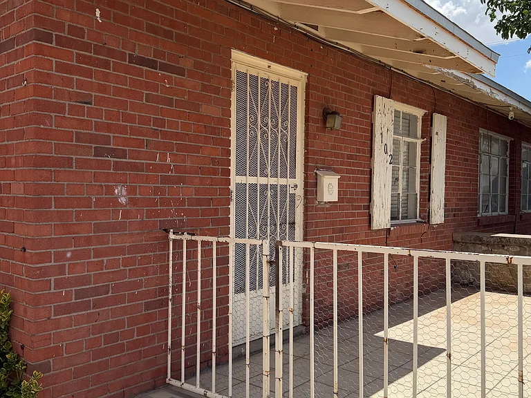 1102 Huckleberry St — Photo 2