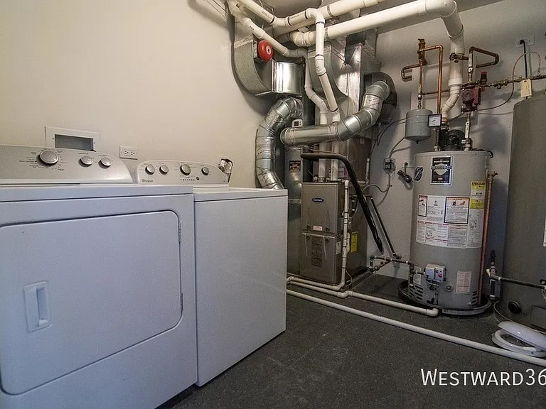 2651 N Hamlin Ave #20 — Photo 15