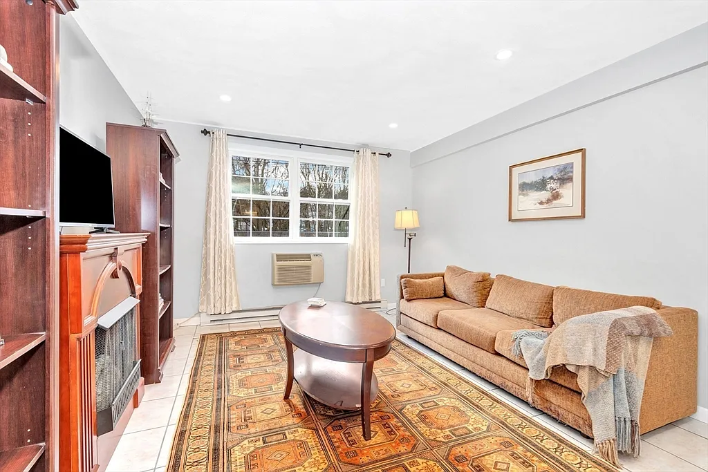 1 bed, 1.0 bath, 641 sqft, $2,250 — Photo 3