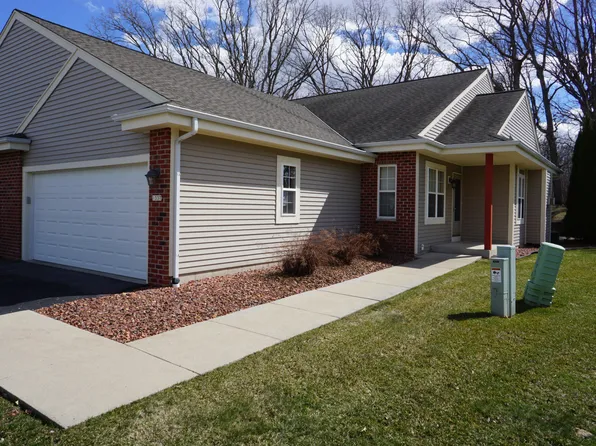 1337 E Buckwood Dr #1337, Oak Creek, WI 53154