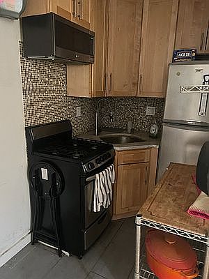 2nd image of 347 E 6th St #3D