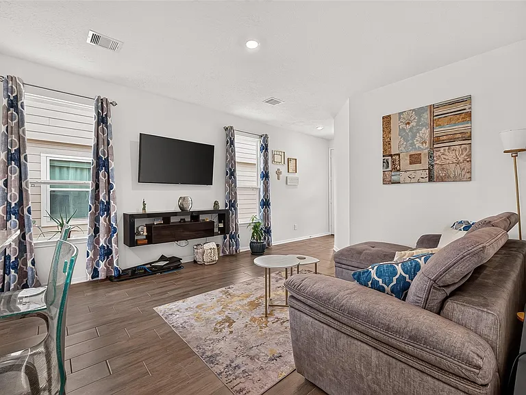 22811 Wolfshire Way — Photo 5