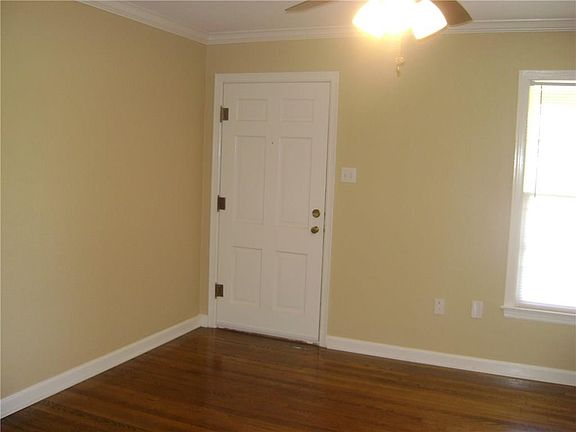 2nd image of 1826 Ballinger St