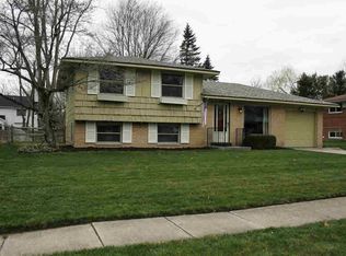 7319 Cranbrook Dr, Lambertville, MI 48144