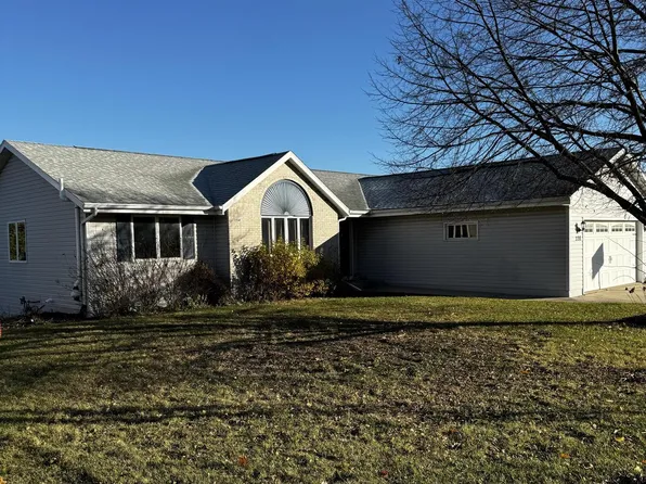 338 East Grant STREET, Elkhorn, WI 53121