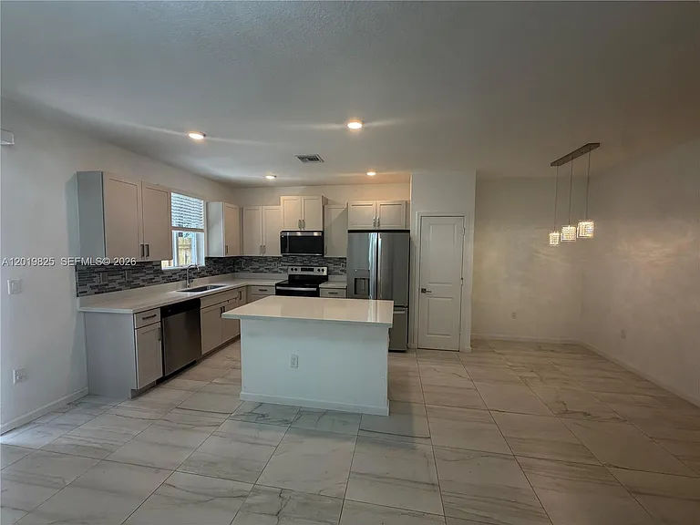 2355 SE 10th St — Photo 12