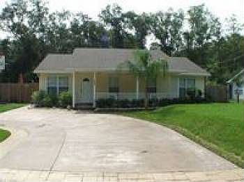 1st image of 295 Lakeshore Dr