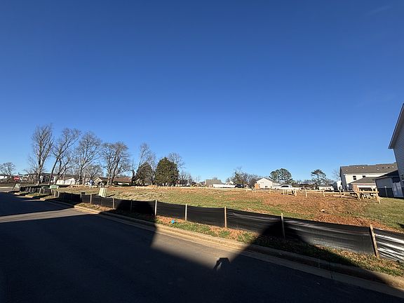 5th image of 2900 Suzanne Landon Dr #A1
