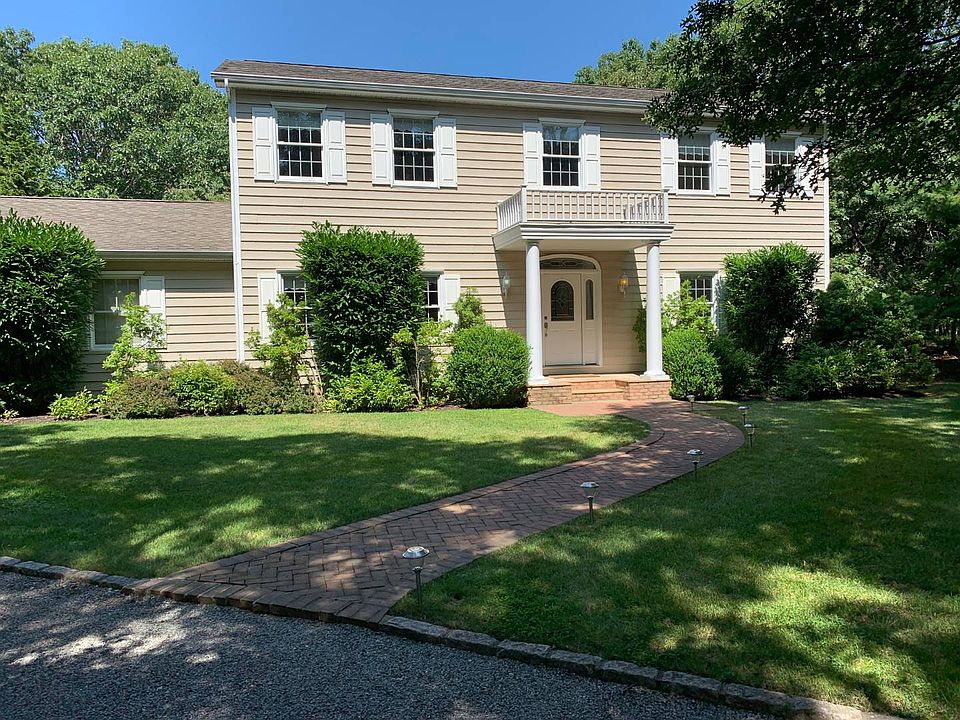 1st image of 40 Diane Dr