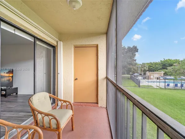 307 Lakeview Dr APT 202, Fort Lauderdale, FL 33326