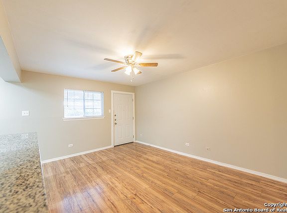 4th image of 615 Vance Jackson Rd APT 101