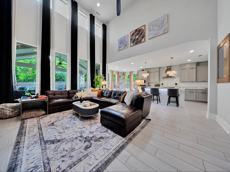 8826 Forest Side Dr — Photo 10