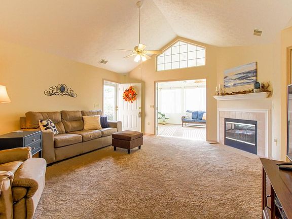 5th image of 1310 Whippoorwill Ln