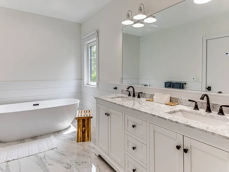 40 Edwards Ave — Photo 18