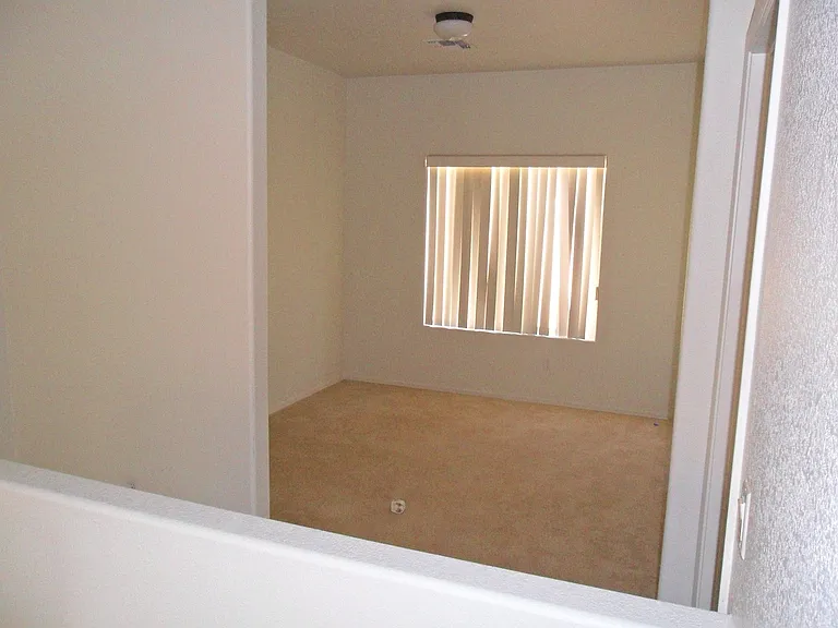 25758 W Nancy Ln — Photo 10