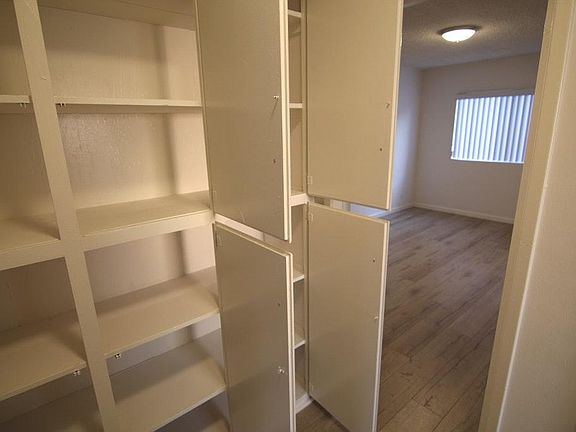 3rd image of 1511 Beloit Ave APT 10