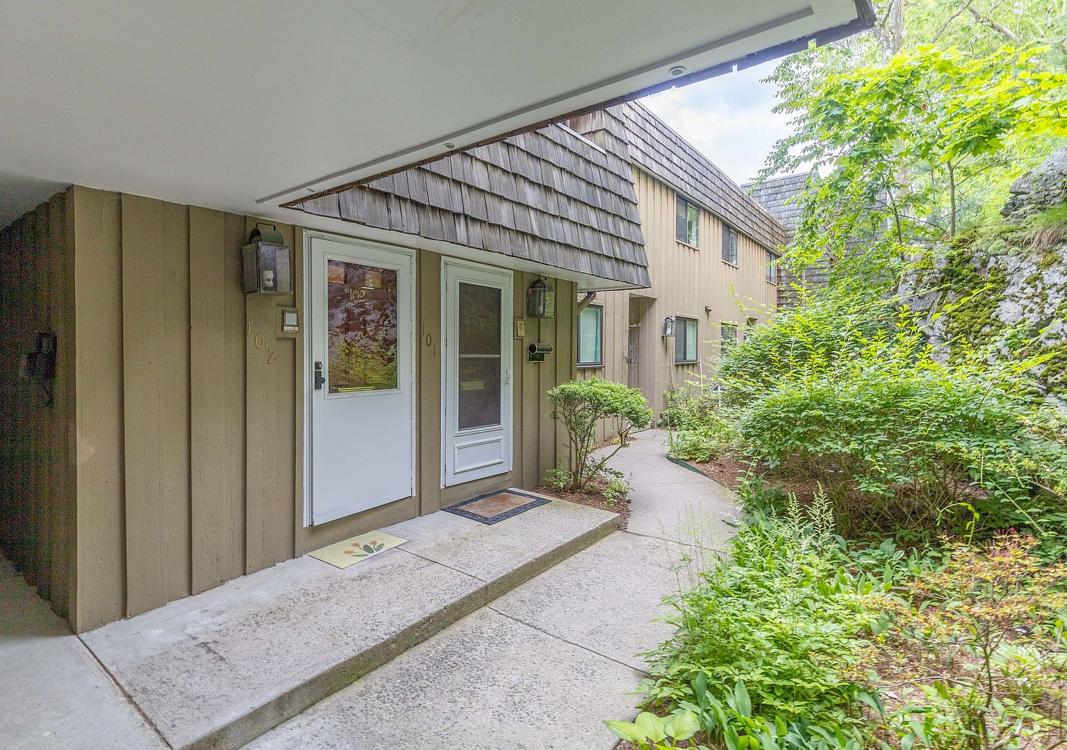 102 Ledgebrook Dr, Norwalk, CT 06854 Zillow