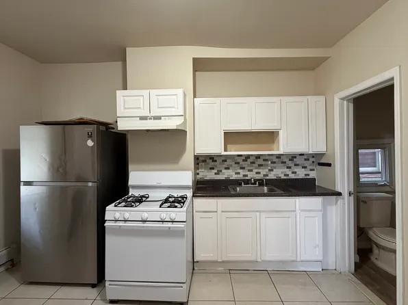 154 Taylor St APT 3, Orange, NJ 07050