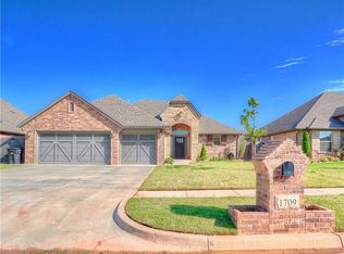 1709 NE 25th St, Moore, OK 73160