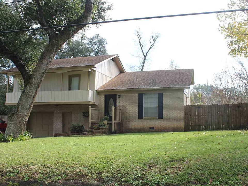 1st image of 3511 Riverina Dr