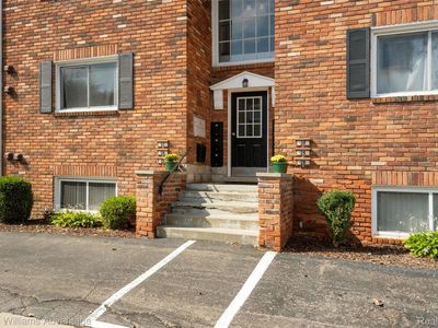 31831 Grand River Ave Unit 27, Farmington, MI, 48336