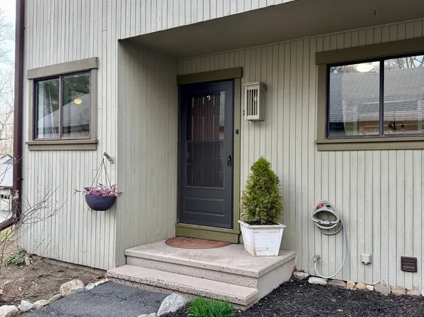 24 Fox Run #24, Woodbury, CT 06798