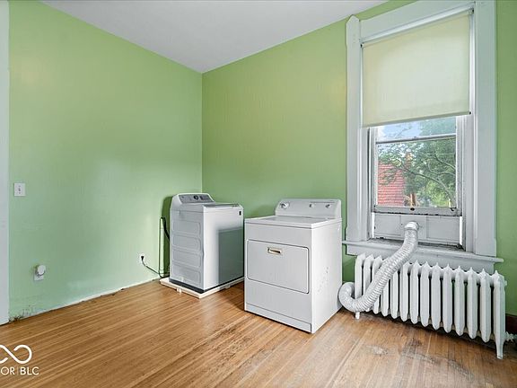 36th image of 524 W Sycamore St