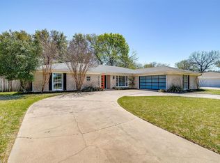 4109 Ridglea Country Club Dr, Benbrook, TX 76126