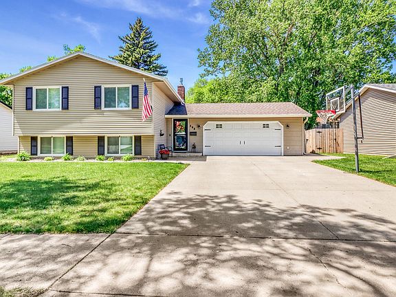 2nd image of 409 Oak Way