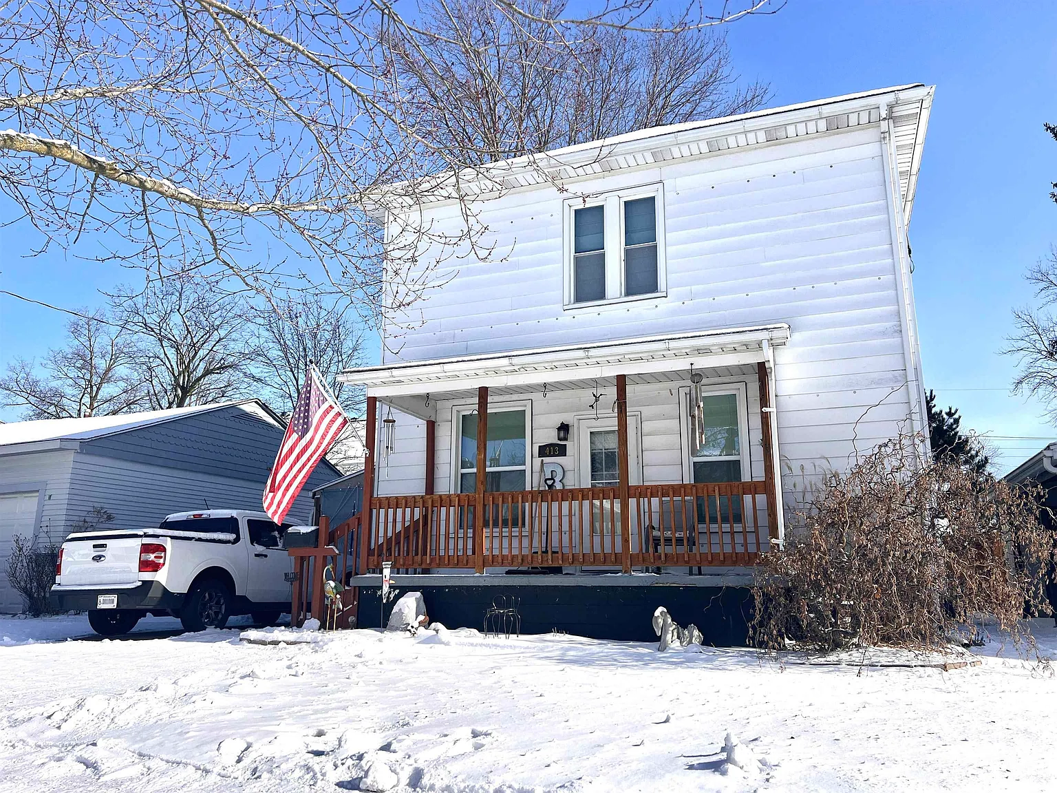 413 S Oak St photo 1