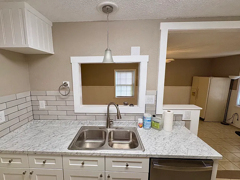 926 Medford Ave — Photo 1