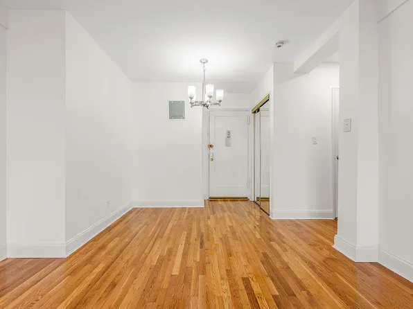 65-15 38th Ave #5W, Queens, NY 11377