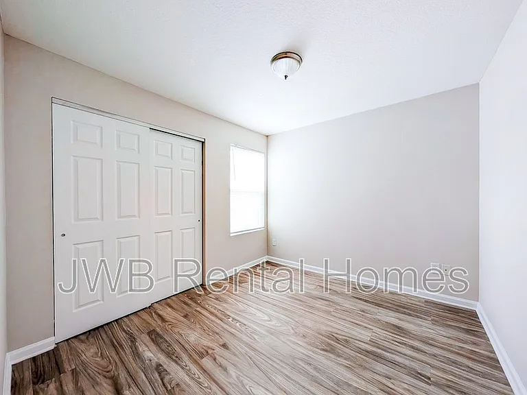 8493 McGirts Village Ln — Photo 6
