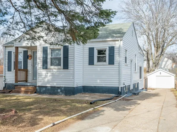 3238 Cleveland Ave, Des Moines, IA 50317