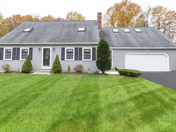 40 Natalie Ln, North Attleboro, MA 02760