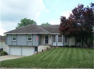 1117 NE 82nd St, Kansas City, MO 64118