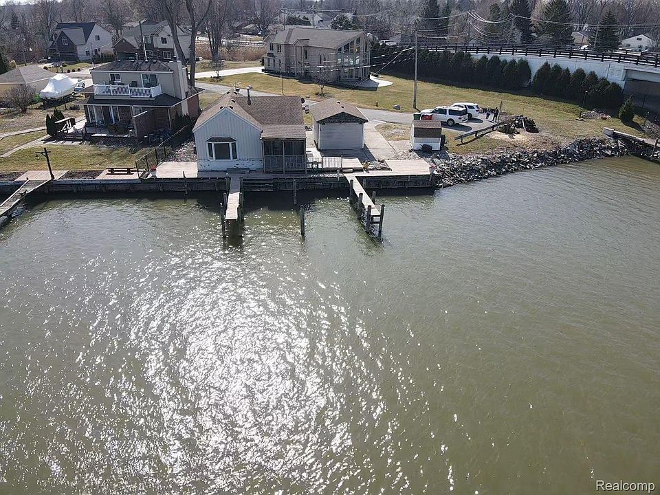 1st image of 39964 Shoreline Dr
