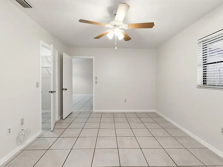 10507 Pendleton Ave #B — Photo 12
