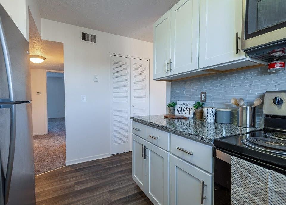 Waverlywood Apartments and Townhomes 77 Deerhurst Ln ster NY Zillow